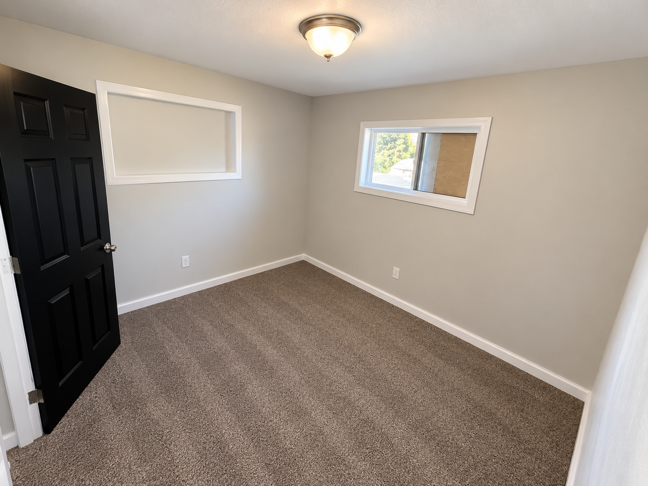 117 Kenneth Ave - Photo 3 of 9