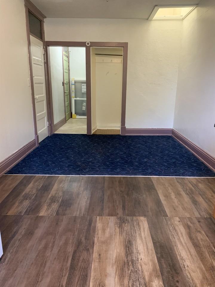 10 3/4 W Lake St #10-3-4 - Photo 3 of 4
