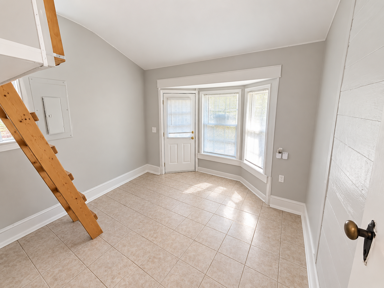 414 Prince St #1 - Photo 5 of 10