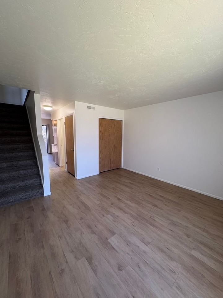 Independence Townhomes - Photo 3 of 11