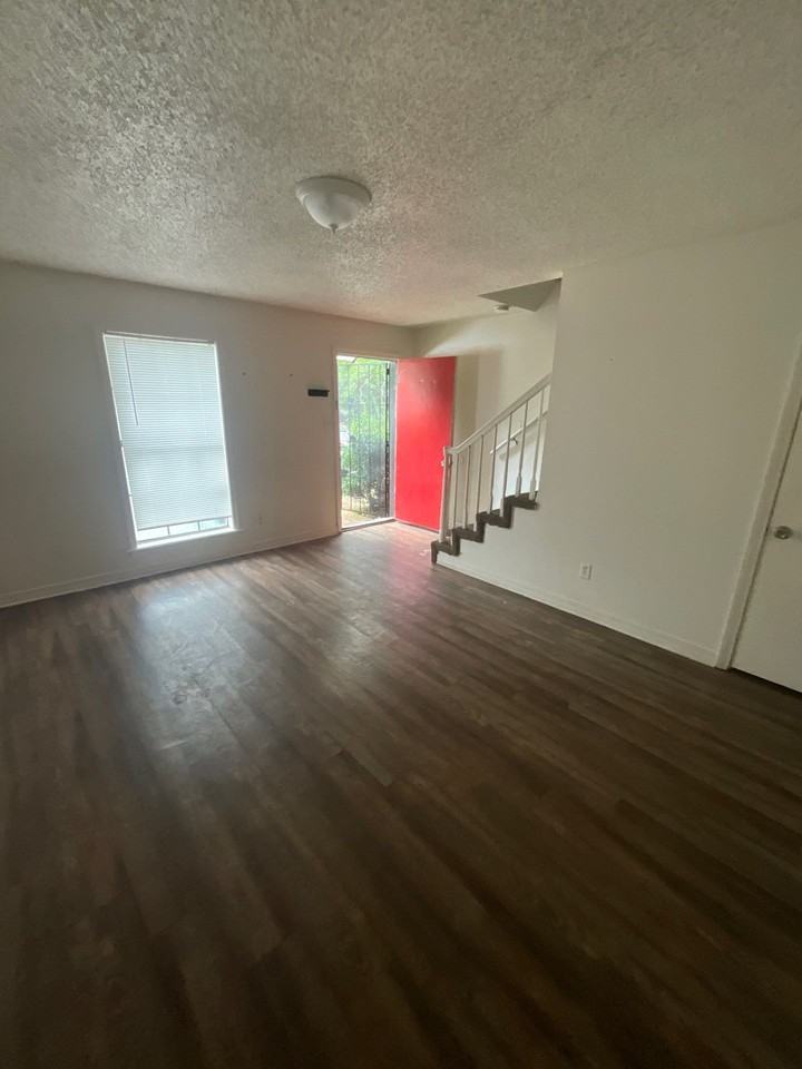 4888 S Mcraven Rd #A - Photo 5 of 28