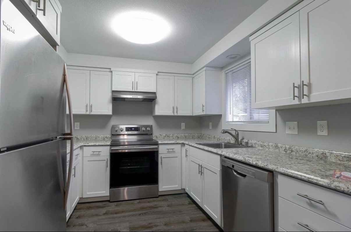 1420 Ne 142nd Ave #1 - Photo 4 of 12
