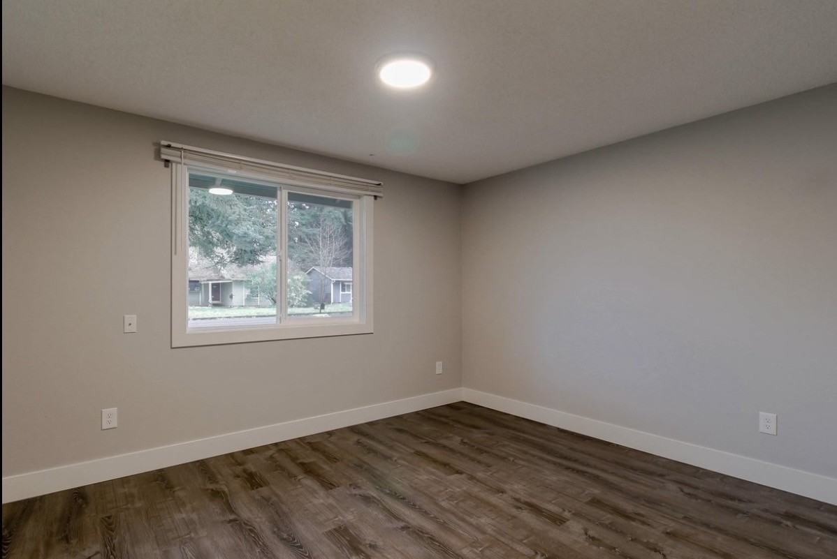 1420 Ne 142nd Ave #1 - Photo 7 of 12