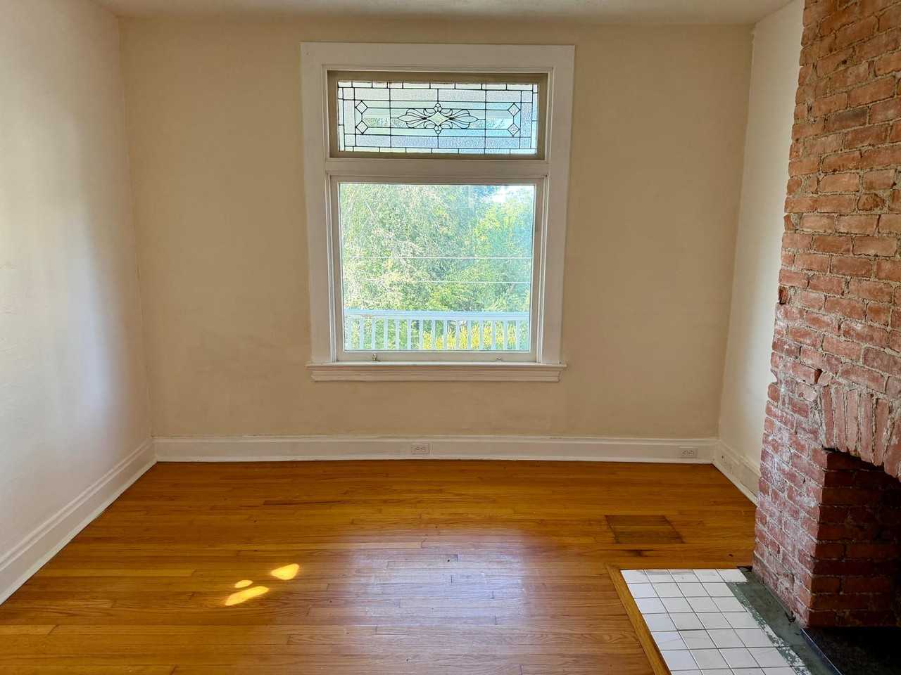 2083 Plainview Ave #1 - Photo 7 of 23