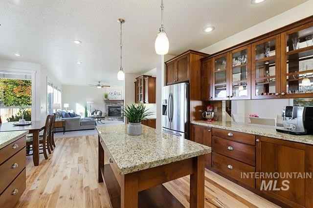 2517 E Mariposa Dr #1 - Photo 2 of 19