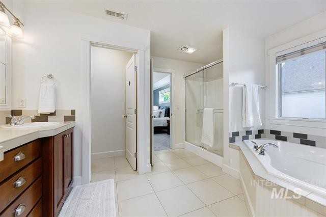 2517 E Mariposa Dr #1 - Photo 7 of 19