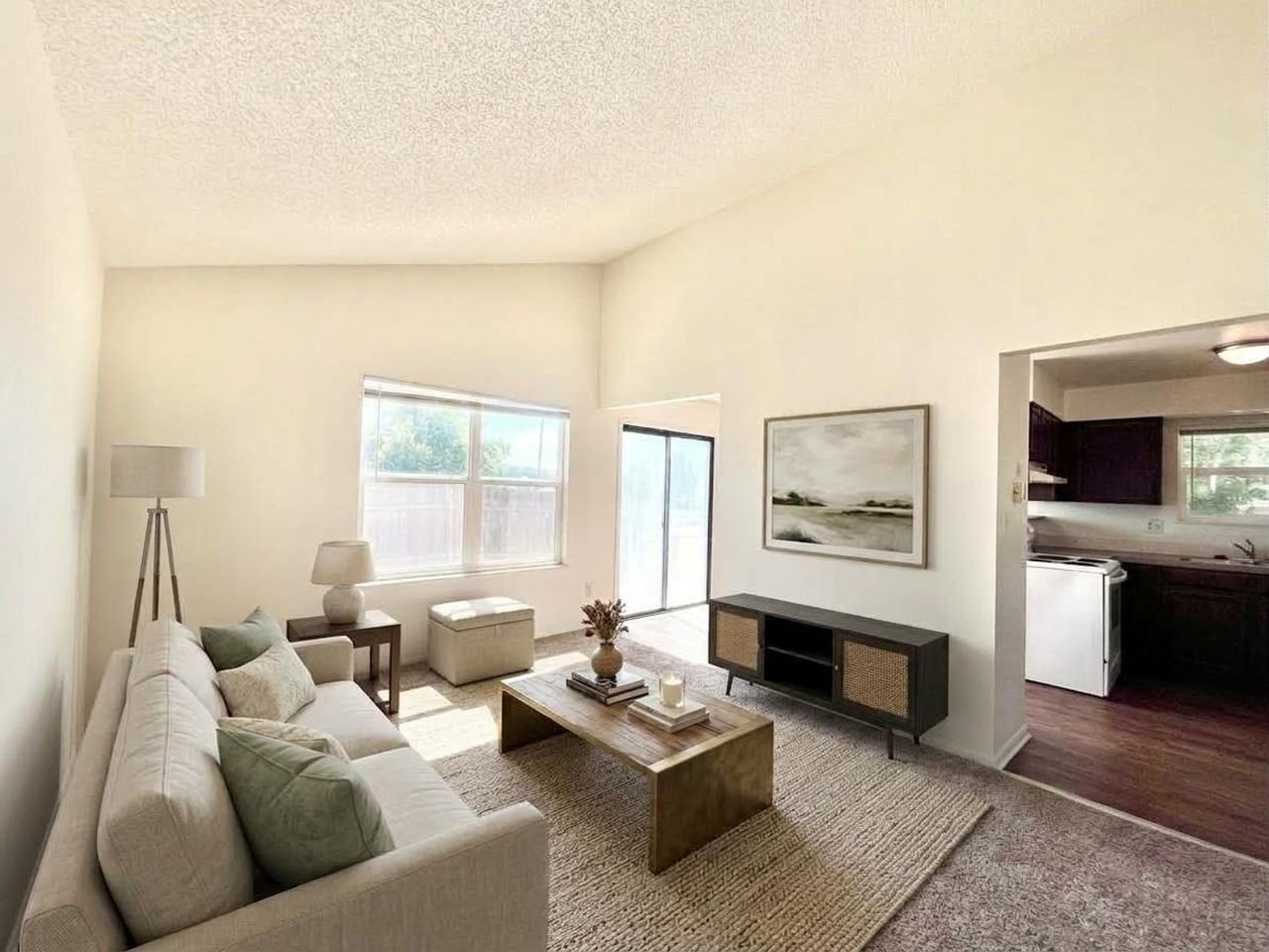 706 22nd St Sw - Photo 3 of 20