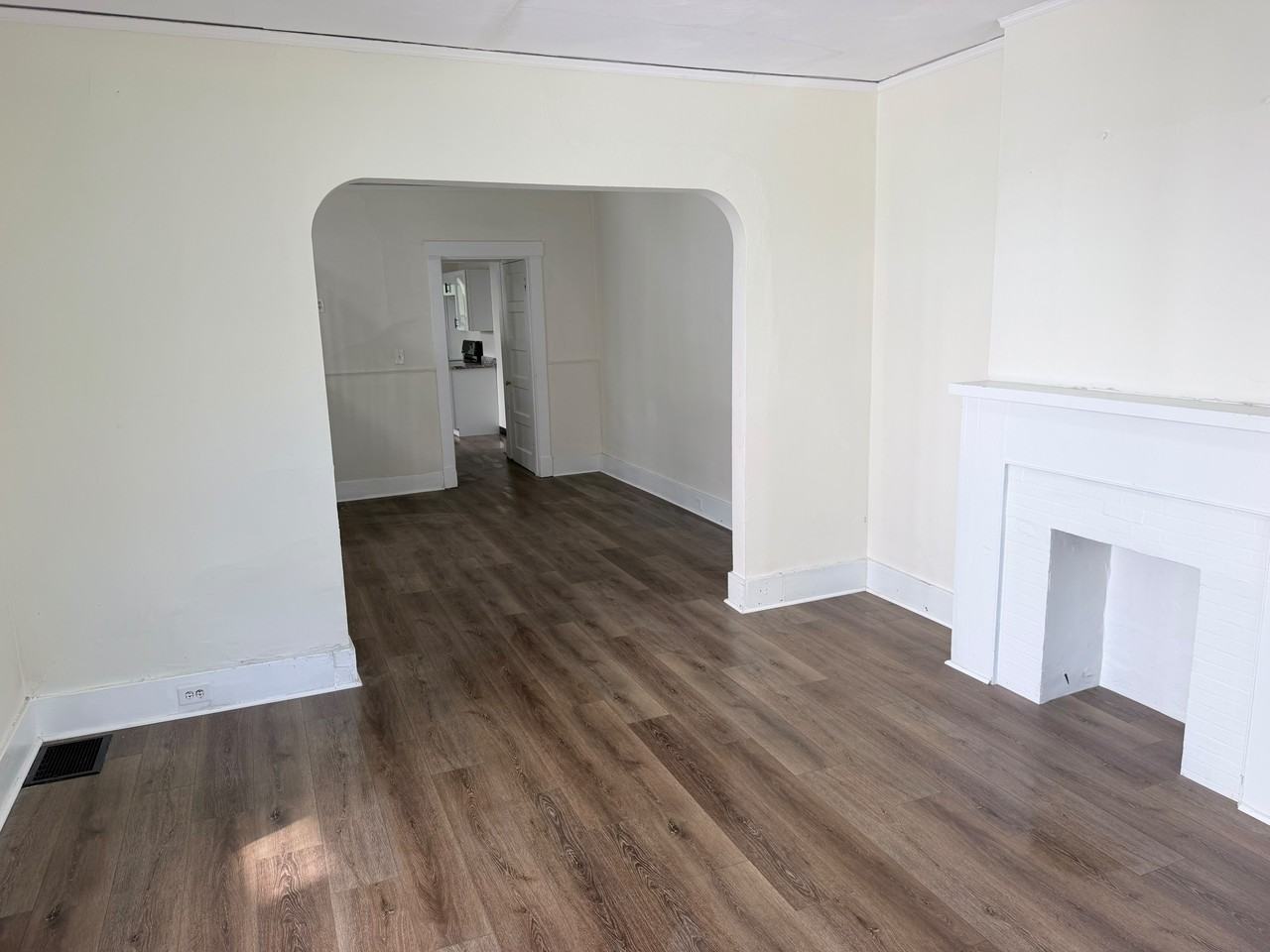 126 Wroe Ave #126 - Photo 3 of 10