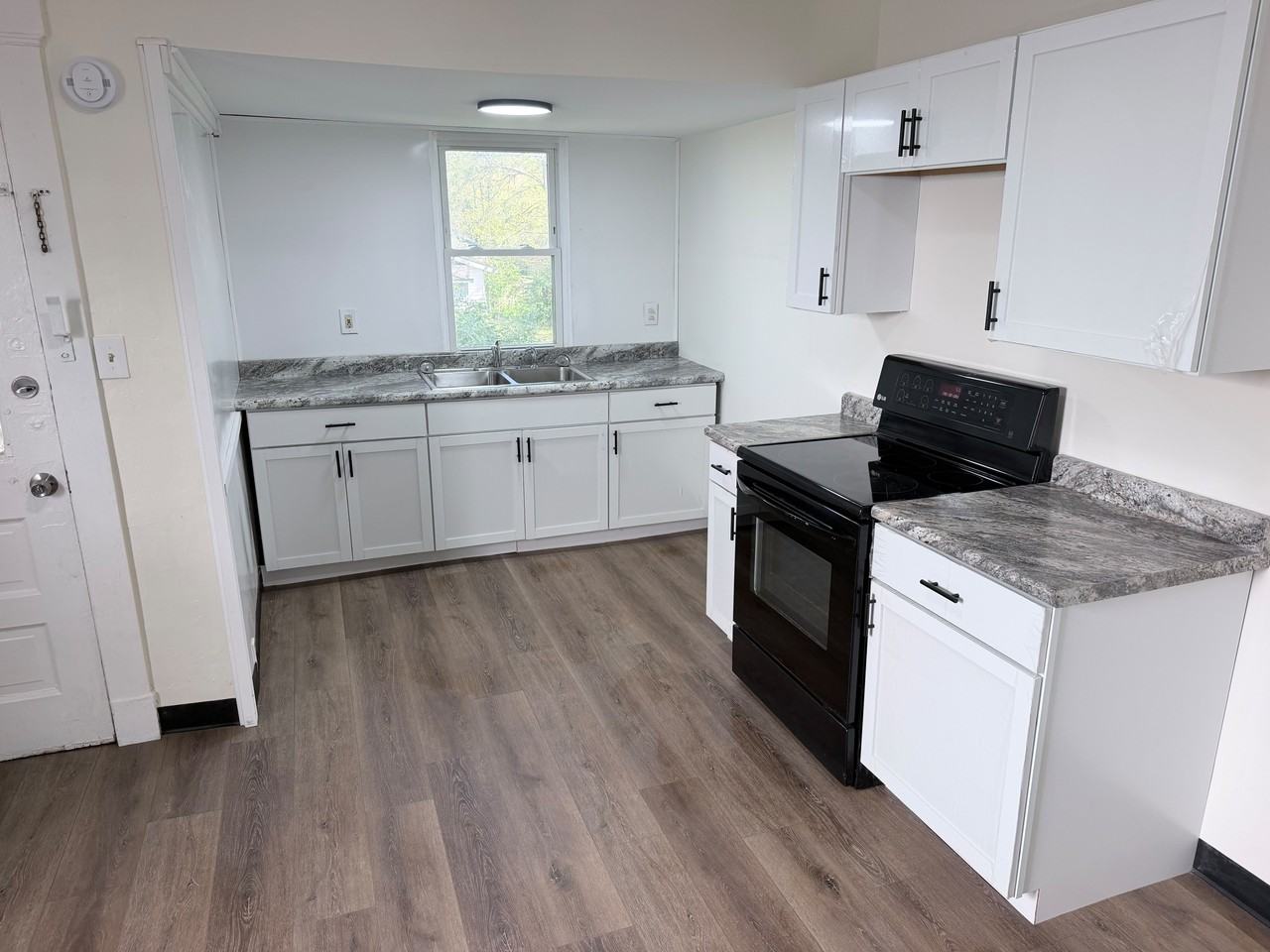126 Wroe Ave #126 - Photo 6 of 10