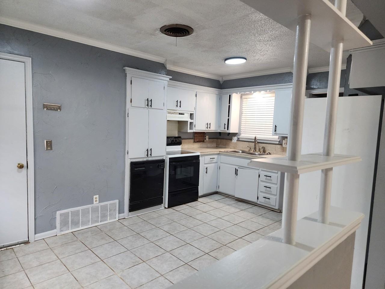 837 Fontana Ln #1 - Photo 7 of 39