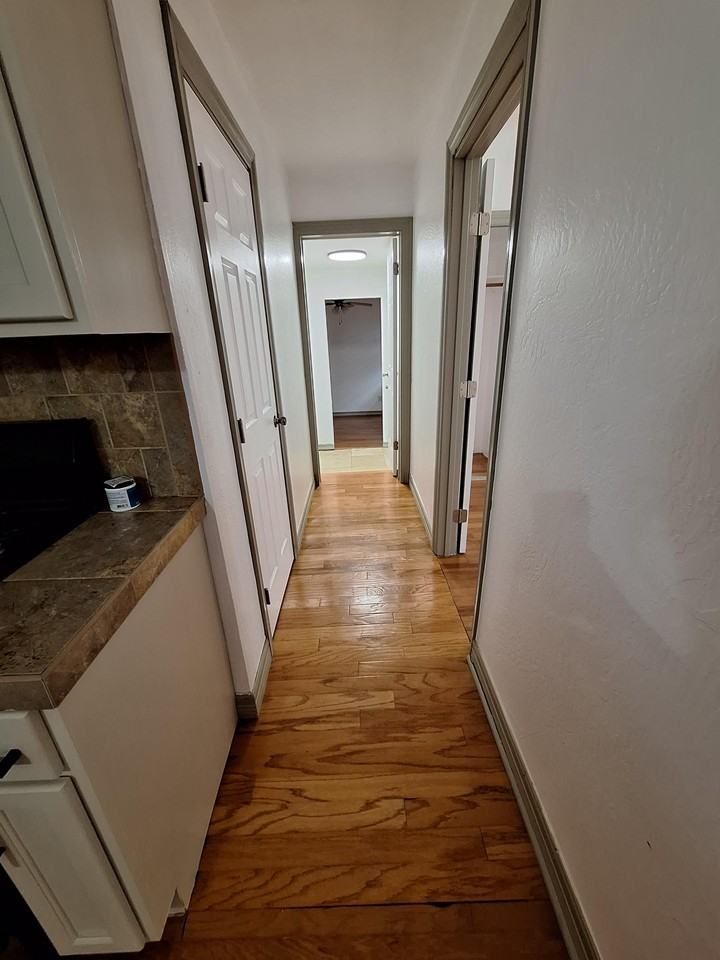 527 N Lahoma Ave #1 - Photo 6 of 44