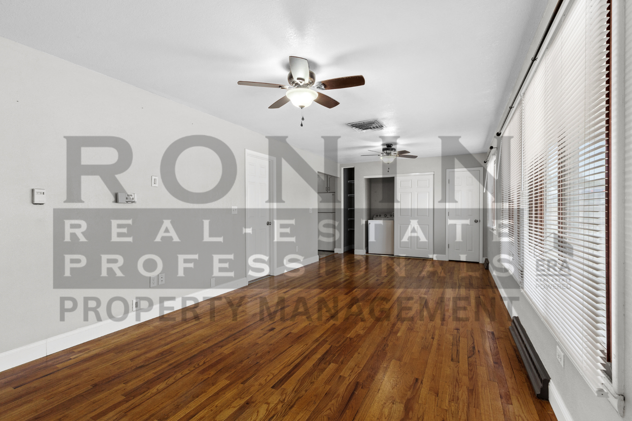 2901 Ronda Lee RoadUnit A #A - Photo 3 of 10