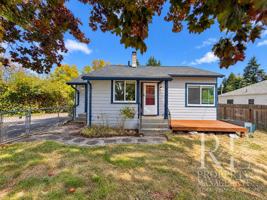 featured image of 833 S Summit Ave