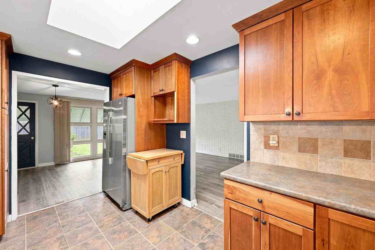 202 Jamaica Rd - Photo 7 of 20
