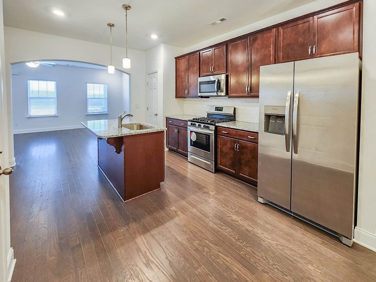 728 Hahn Ct - Photo 5 of 22