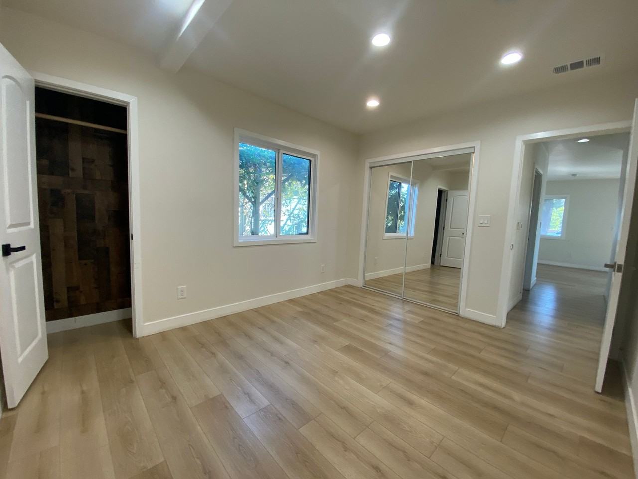 2927-2929 8th Ave. Los Angeles, CA 90018 - Photo 6 of 10