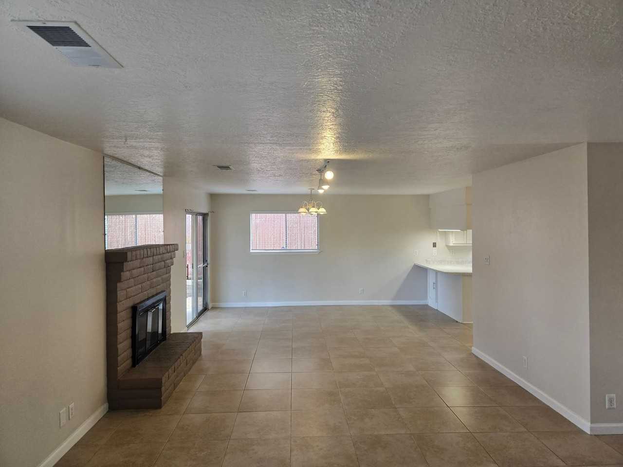 12901 Granite Ave Ne - Photo 3 of 30