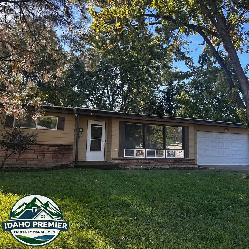 1108 S Oaklawn Dr - Photo 2 of 22
