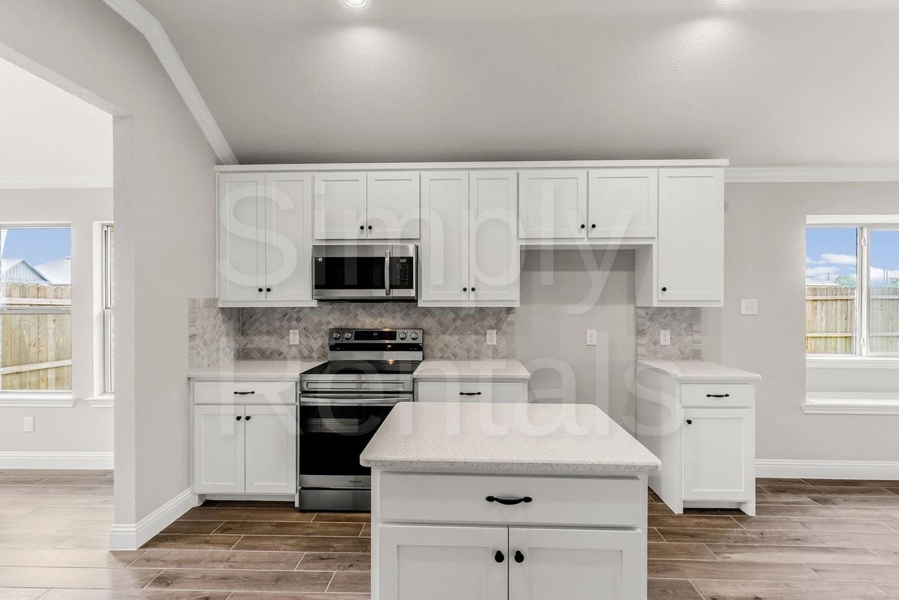 314 Pennington Rd - Photo 6 of 37