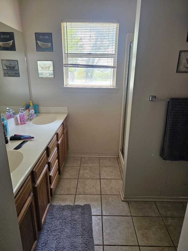 Lee St. Duplexes - Photo 3 of 14