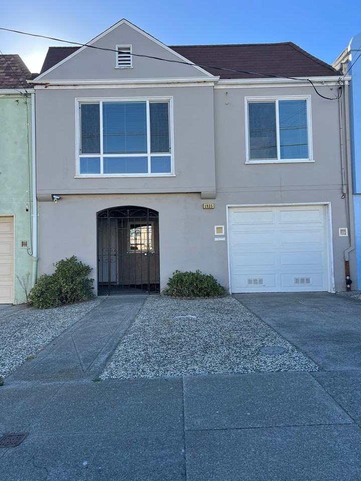 1935 43rd Ave - Photo 2 of 26