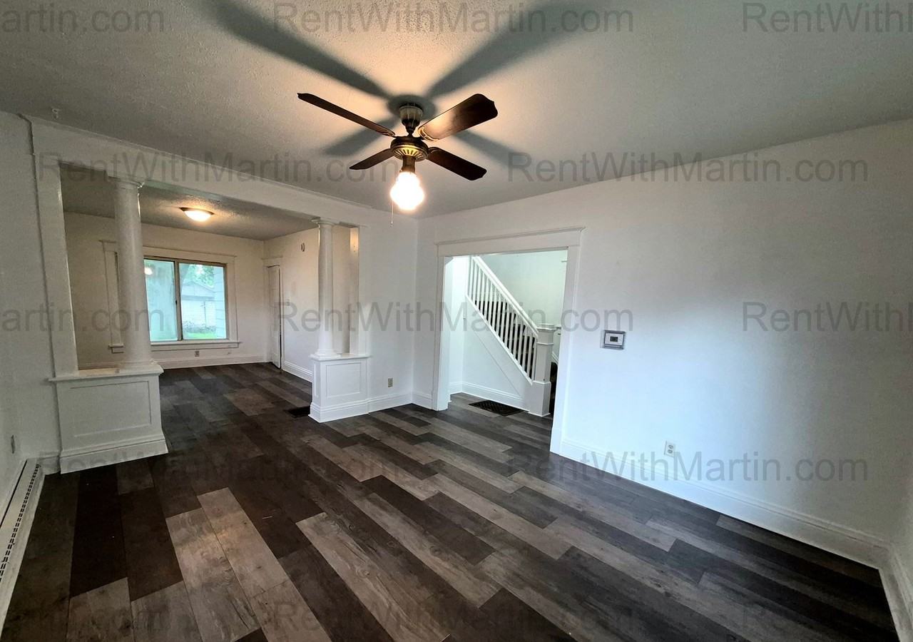 912 Broadway St - Photo 4 of 16