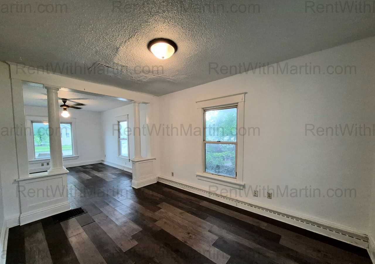 912 Broadway St - Photo 6 of 16