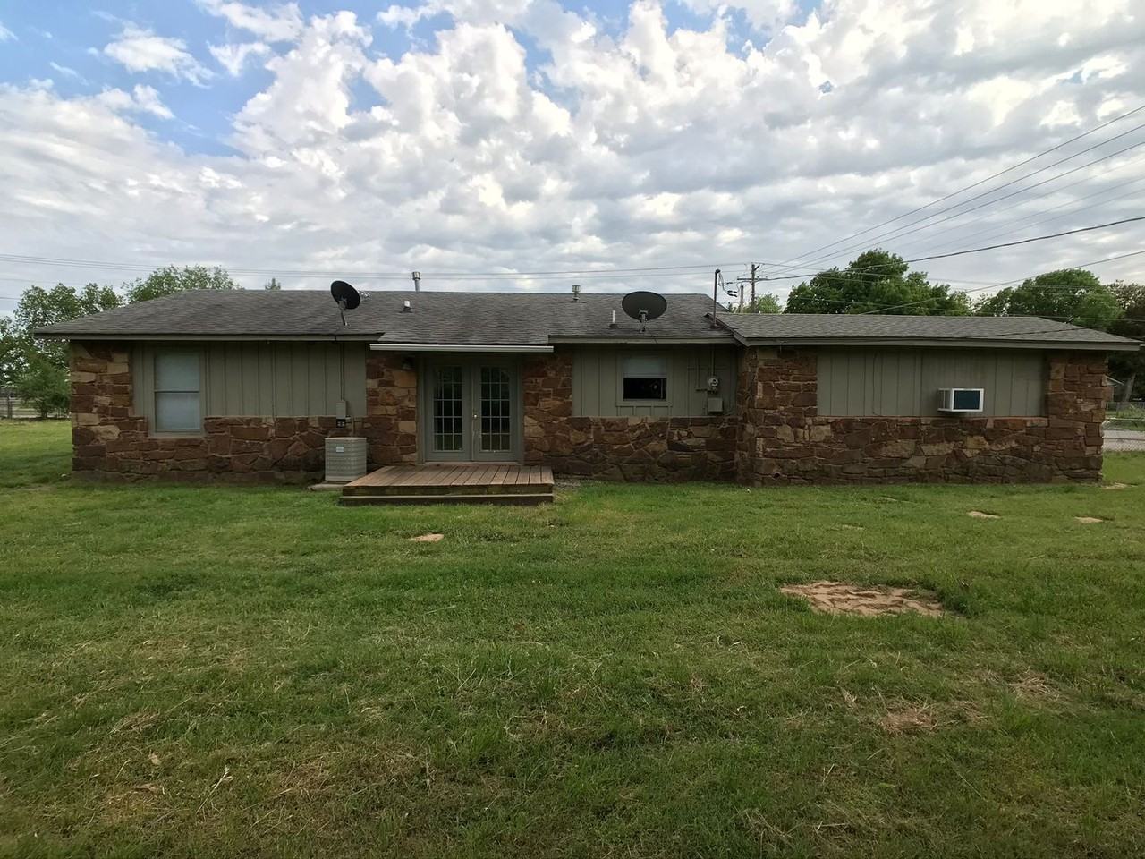 353 E K Pl - Photo 3 of 19