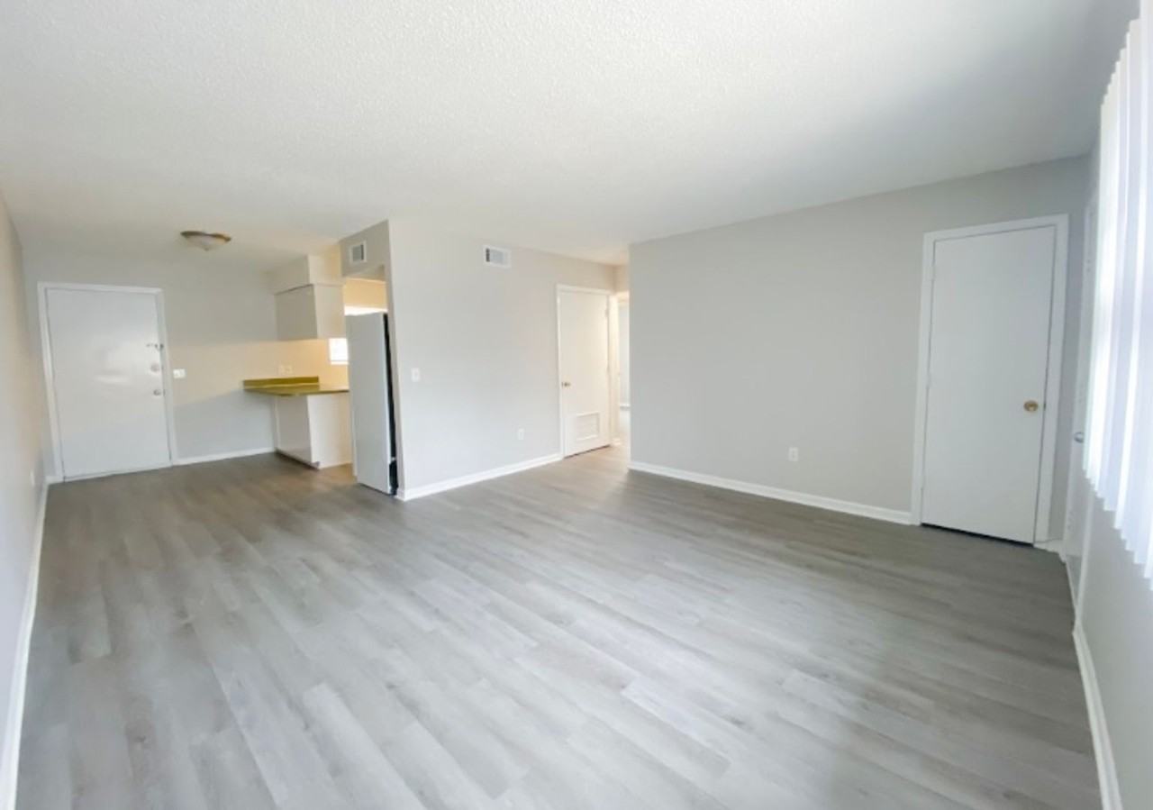 1205 Yuma St - Photo 2 of 12