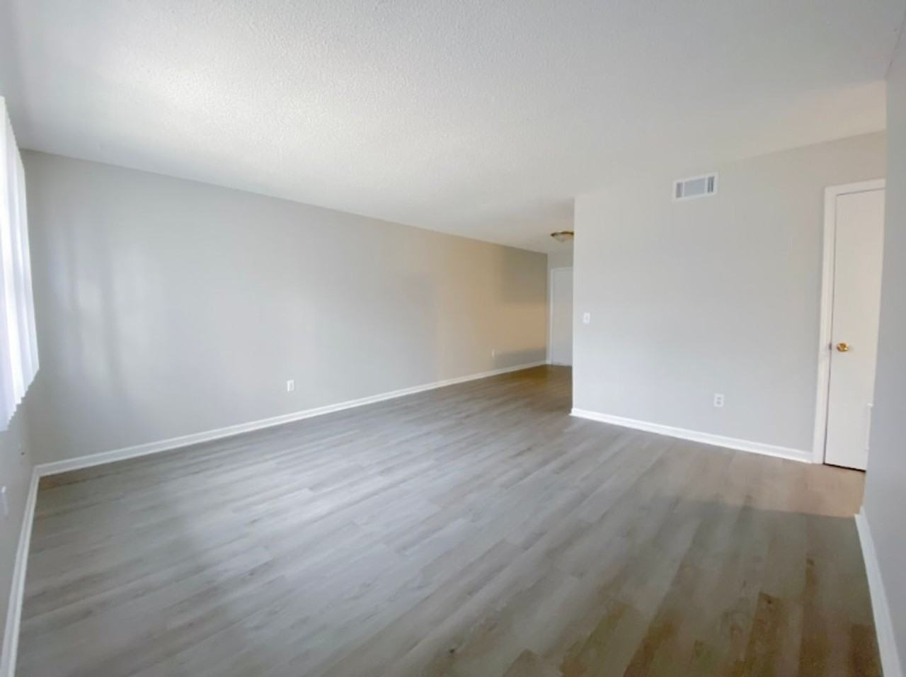 1205 Yuma St - Photo 5 of 12