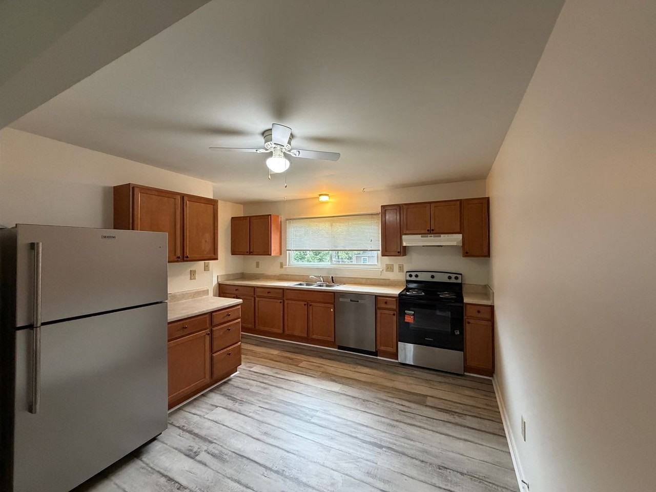 9342 Lost Forest Dr - Photo 7 of 16