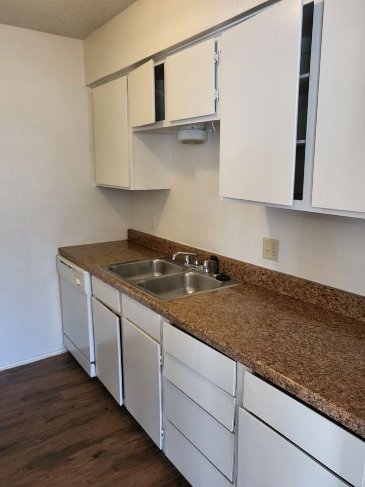 1729 Justin Lyn St - Photo 5 of 15