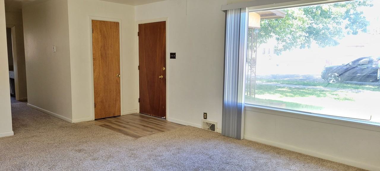 817 W Yucca Ave - Photo 3 of 20