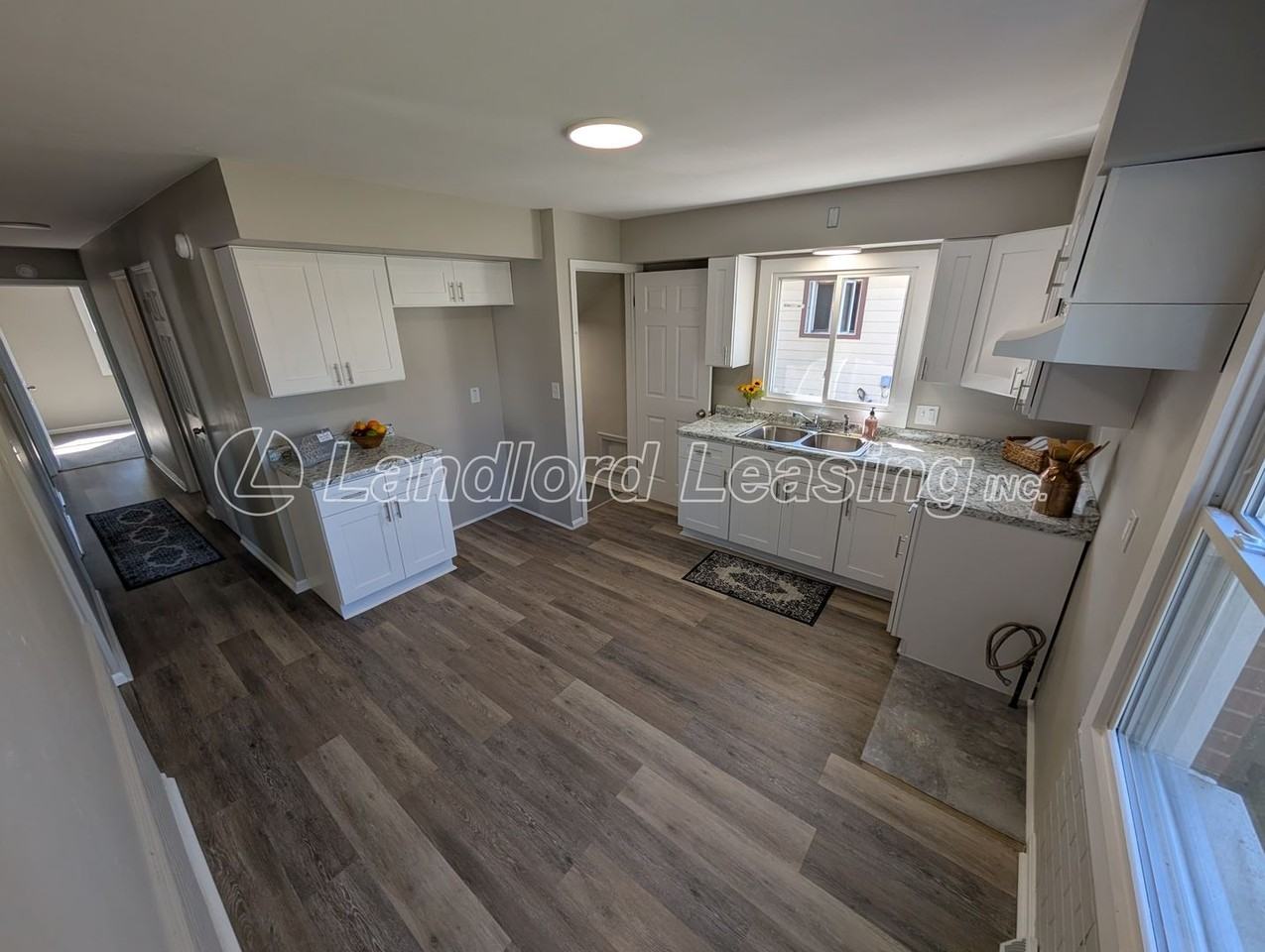 2935 Caroline Ave - Photo 5 of 18