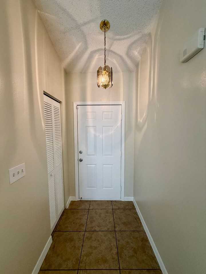 1109 Dartford Dr - Photo 5 of 22