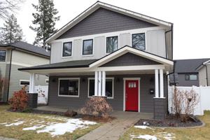 featured image of 818 E Lakeside Ave