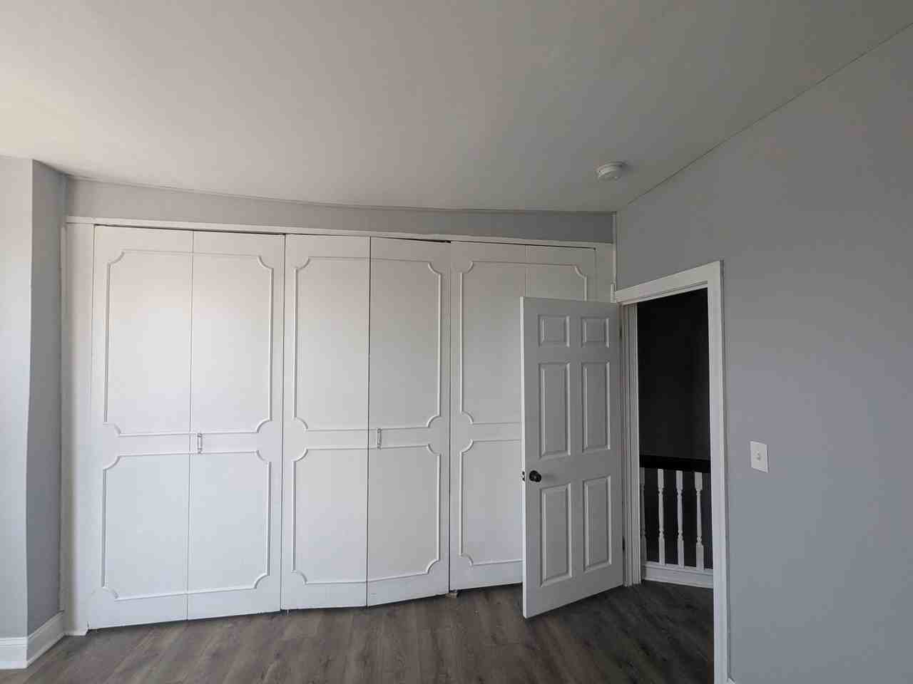 1833 W Butler St - Photo 5 of 9