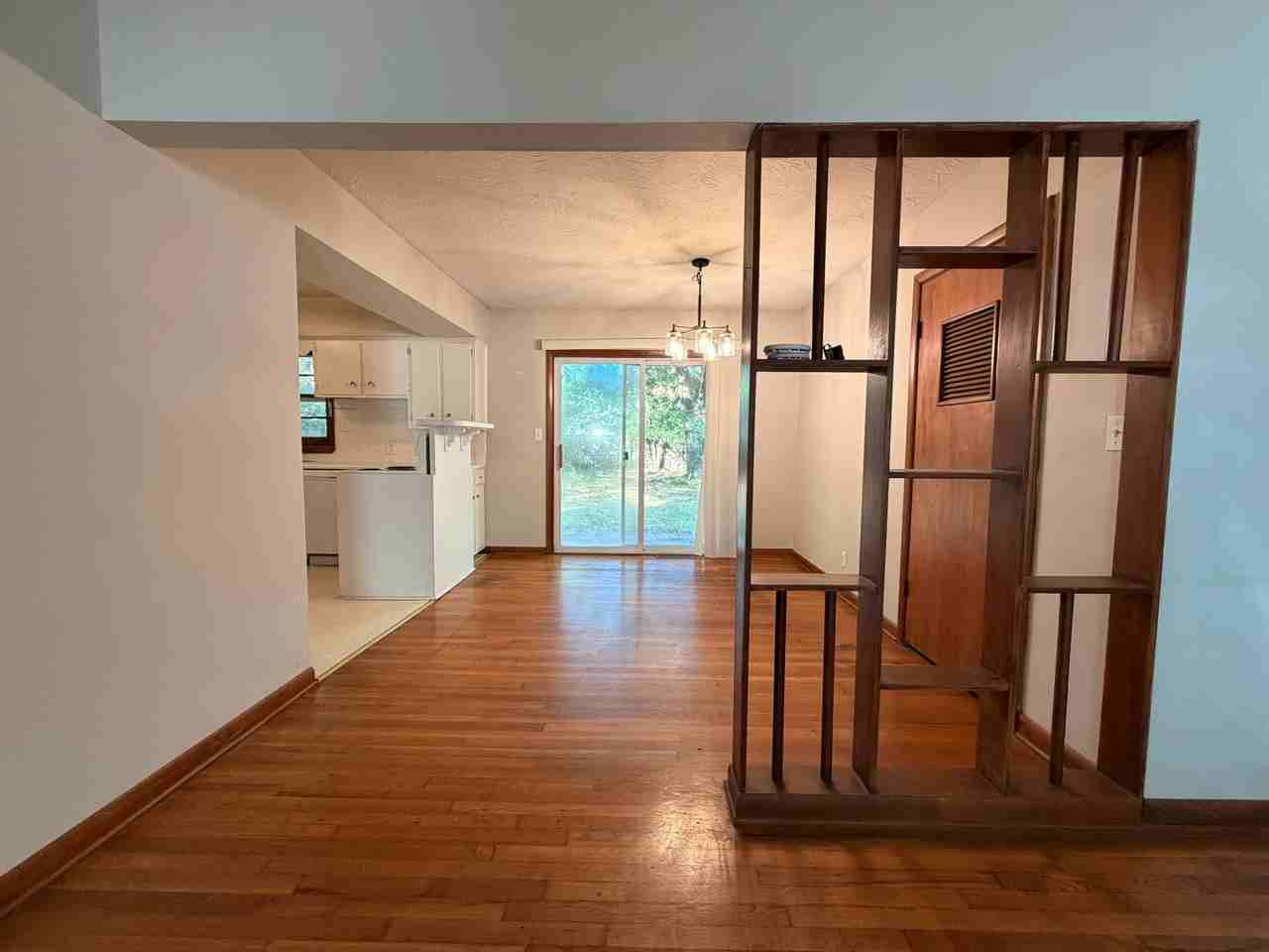 1333 S Cedarbrook Ave - Photo 3 of 27