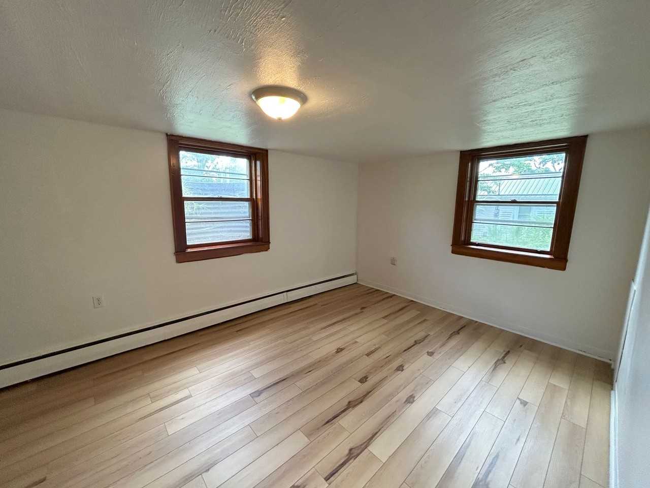 1111 Progress St - Photo 6 of 25