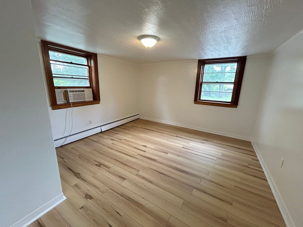 1111 Progress St - Photo 7 of 25