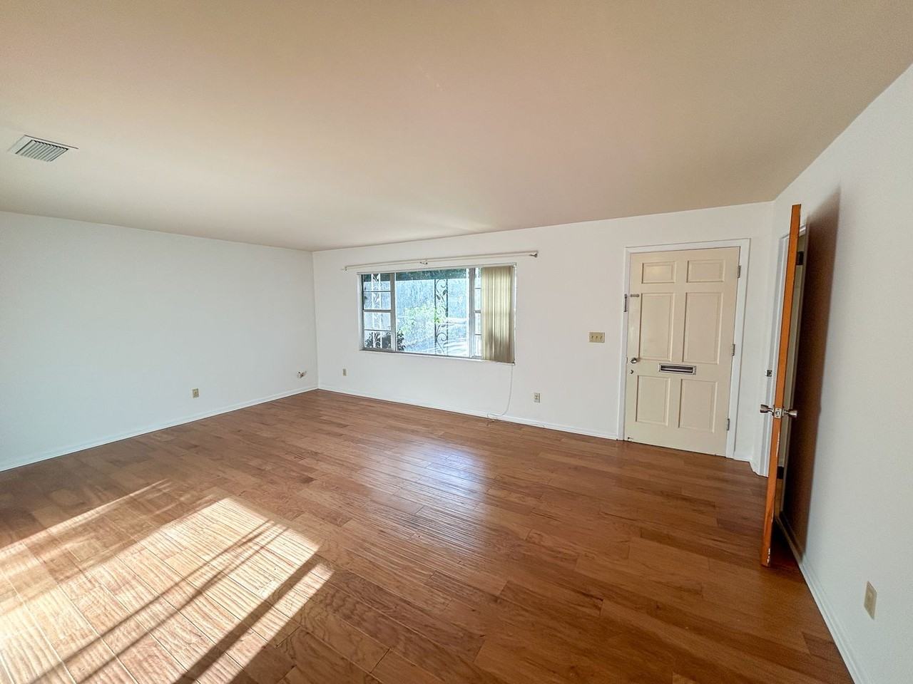 611 Ne 7th Ter - Photo 5 of 36