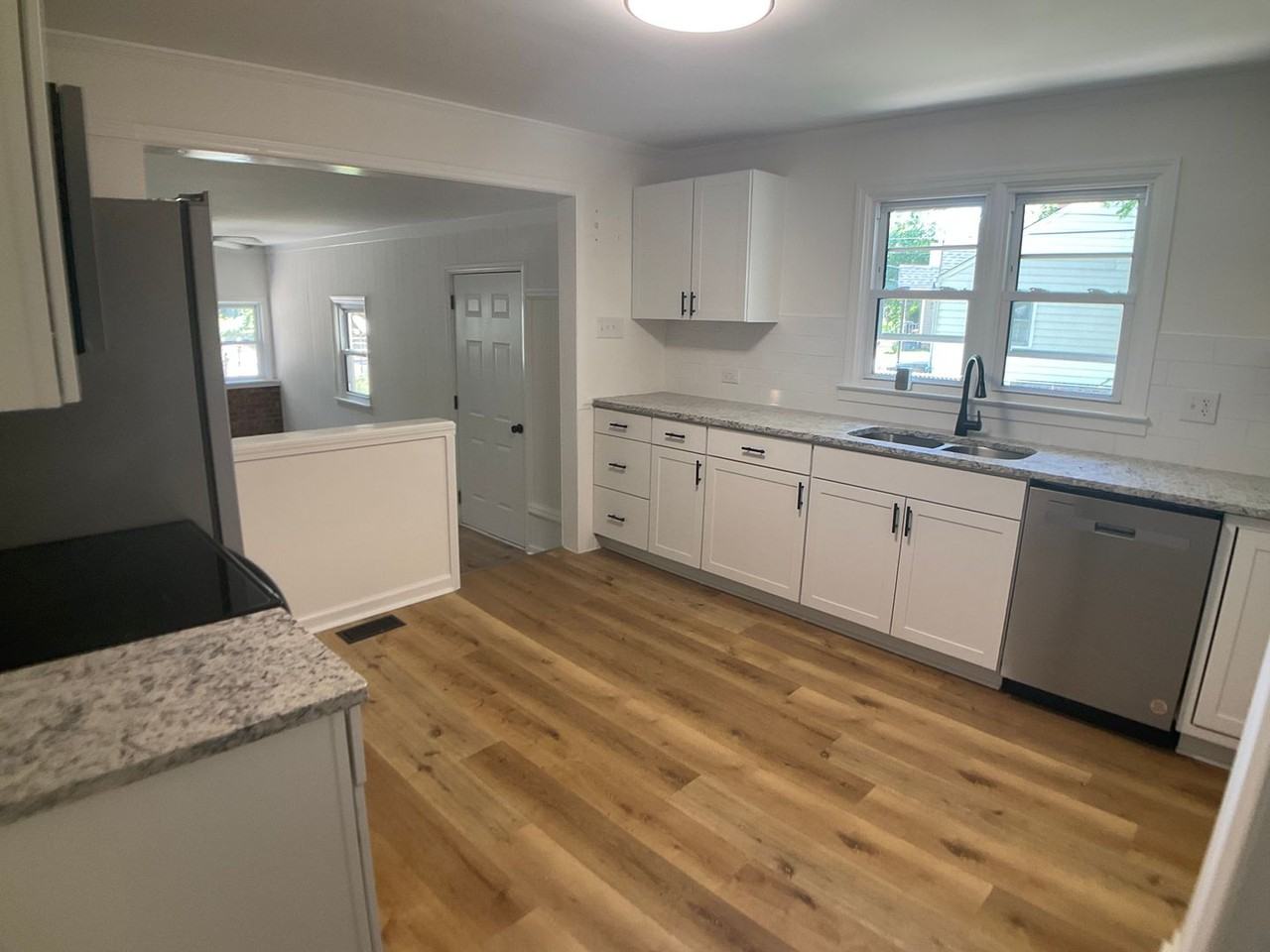 1129 E Willowbrook Dr - Photo 4 of 20
