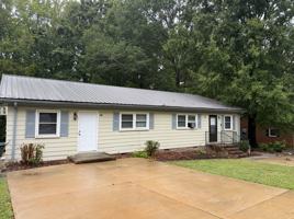 featured image of 1102 Uwharrie St