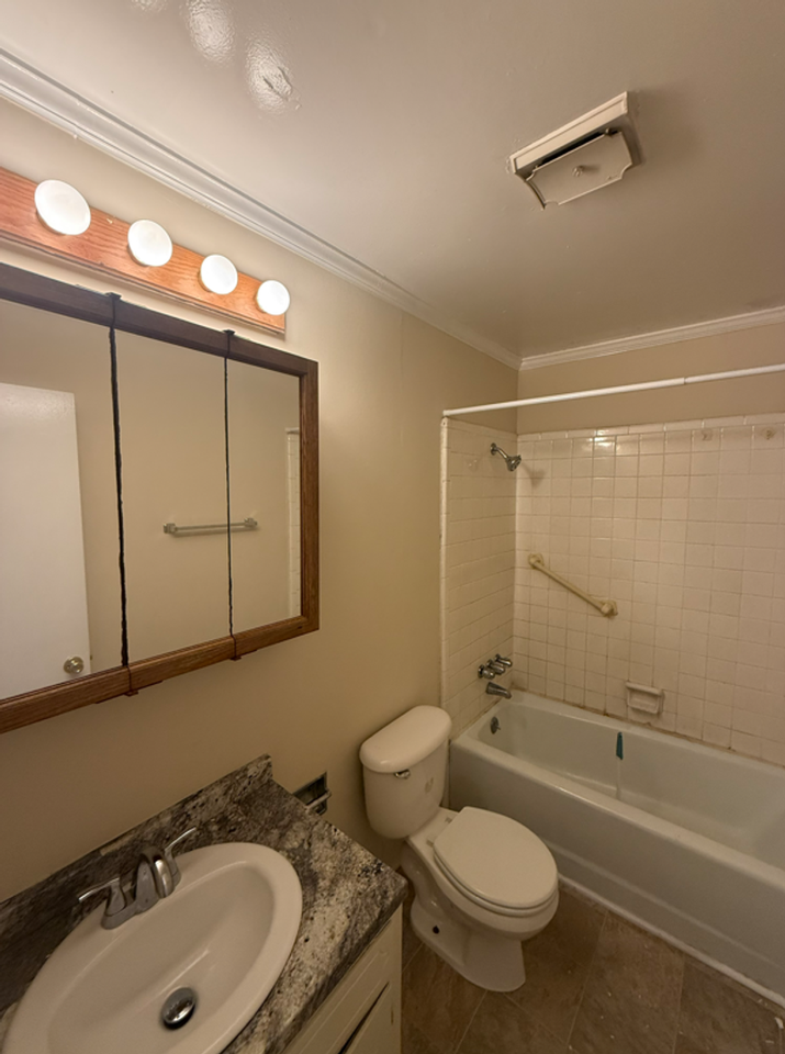 1102 Uwharrie St - Photo 6 of 6