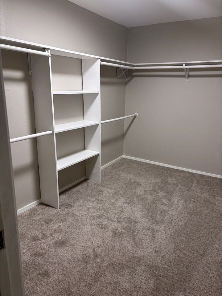 424 W Anita St - Photo 5 of 7