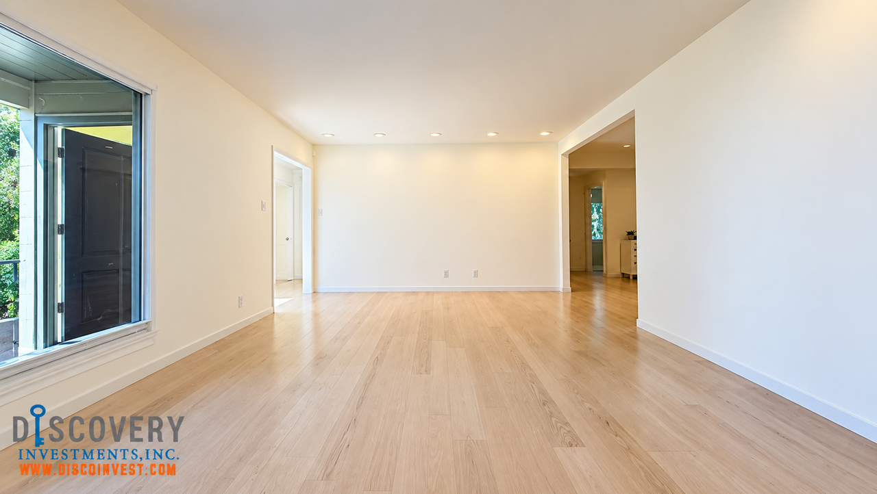 875 Creston Rd - Photo 7 of 37