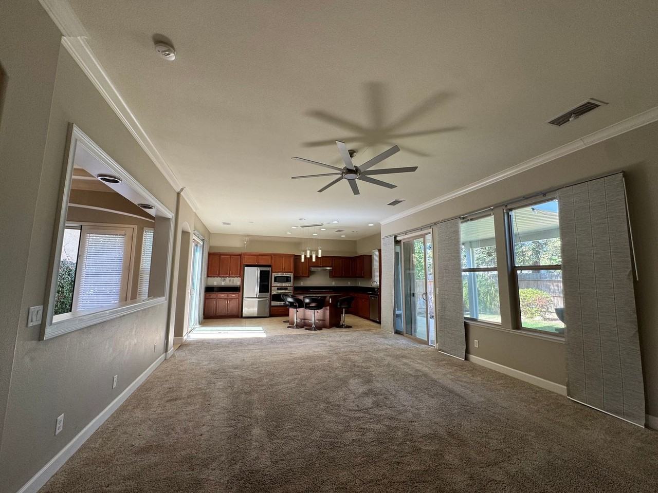2171 Buckingham Ave - Photo 4 of 33