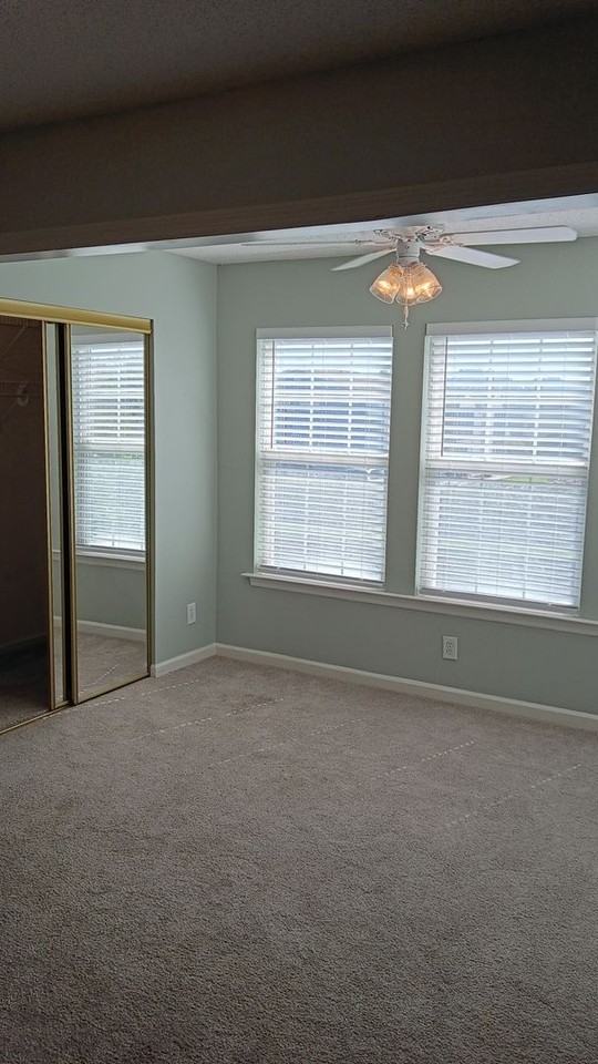 2268 Essex Dr - Photo 4 of 33