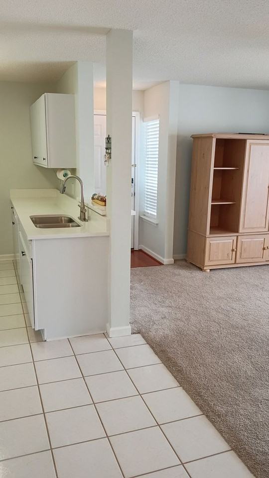 2268 Essex Dr - Photo 6 of 33