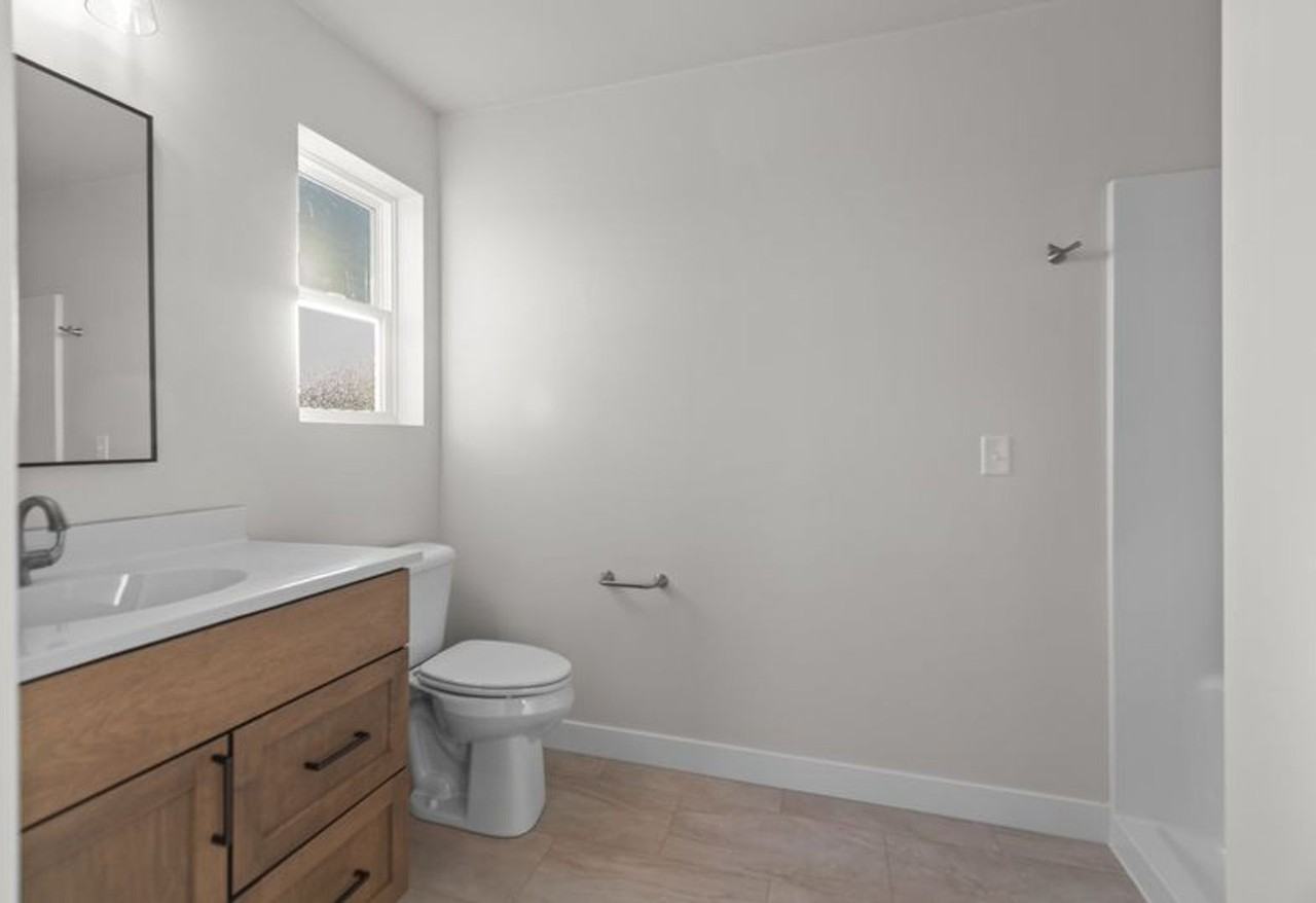 N1009 Magdalyn Ct - Photo 5 of 18